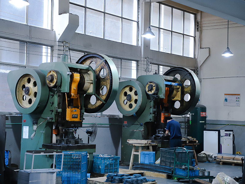 Laut Statistik hat den Gipfel des Mount Qomolan erreicht...