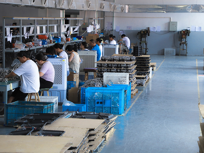 Nach Beginn des Herbstes wird der Outdoor-Sport zum Bergsteigen...